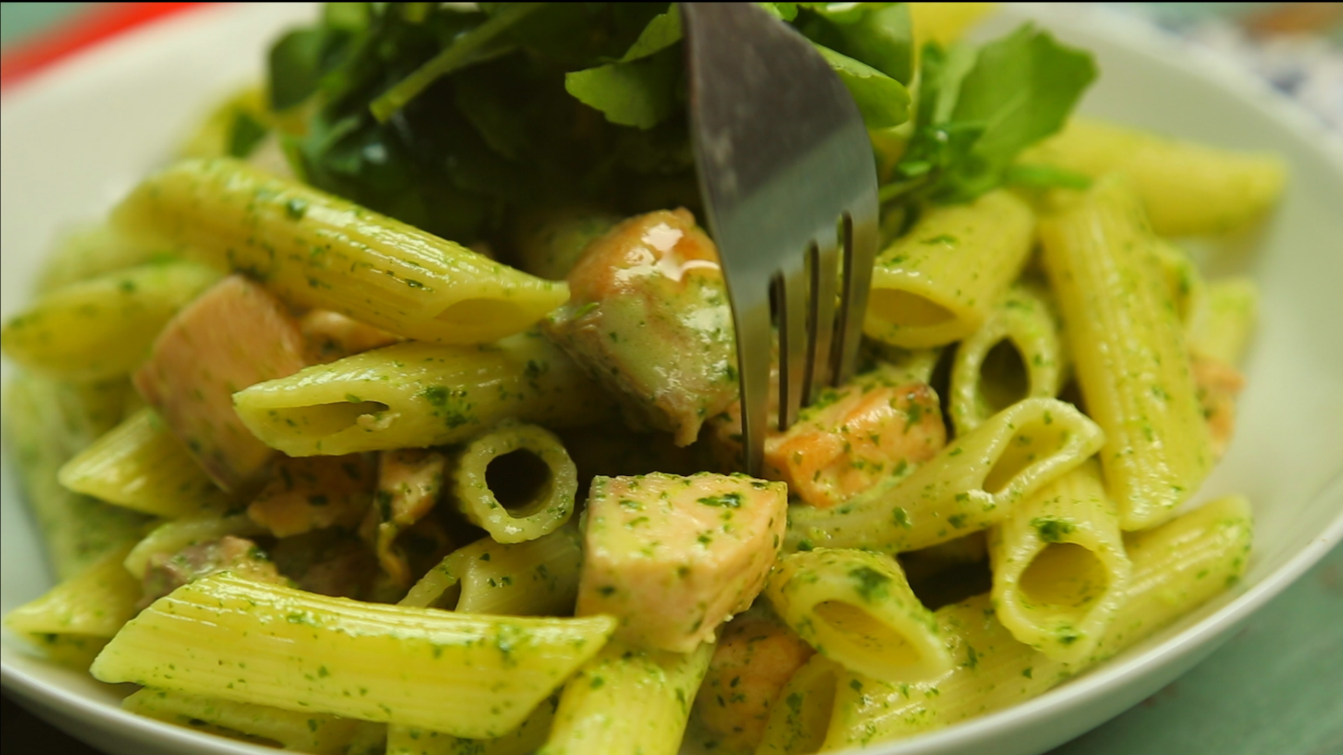 Fideos con pasta de berro
